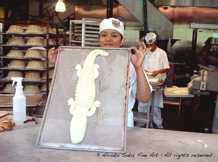 bakery, animal bread, bread, crocodile bread, alligator bread, food, fishermen's whalf, hispanic lady 