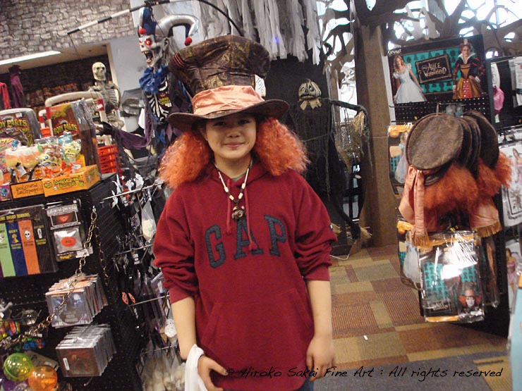 halloween shopping, hatter hat, cute girl with hatter hat